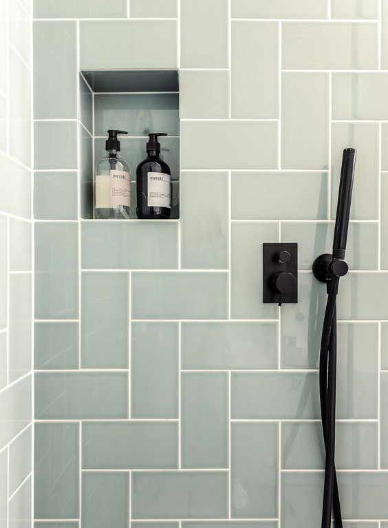 Mattonelle dell'interno doccia
