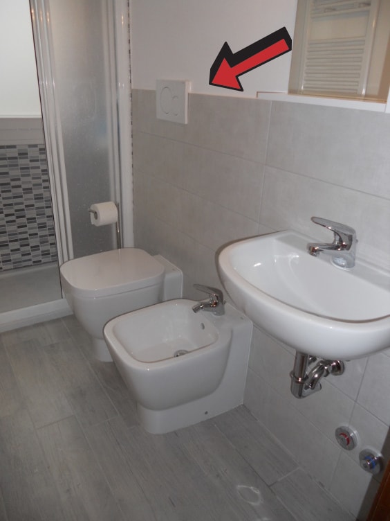 Bagno rivestito male